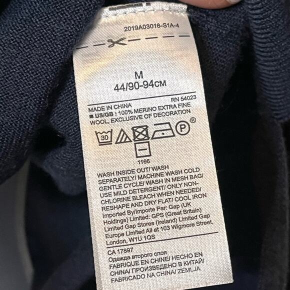 NWOT BANANA REPUBLIC Au Revoir Embroidered Merino Wool Sweater Size Medium - Picture 6 of 6